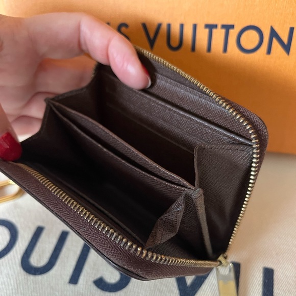 Louis Vuitton Damier Ebene Compact LV Zippy Wallet Wristlet - Picture 6 of 16